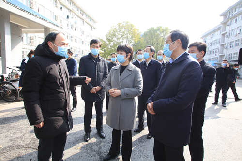 扬州市委书记张宝娟来校调研督查疫情防控工作