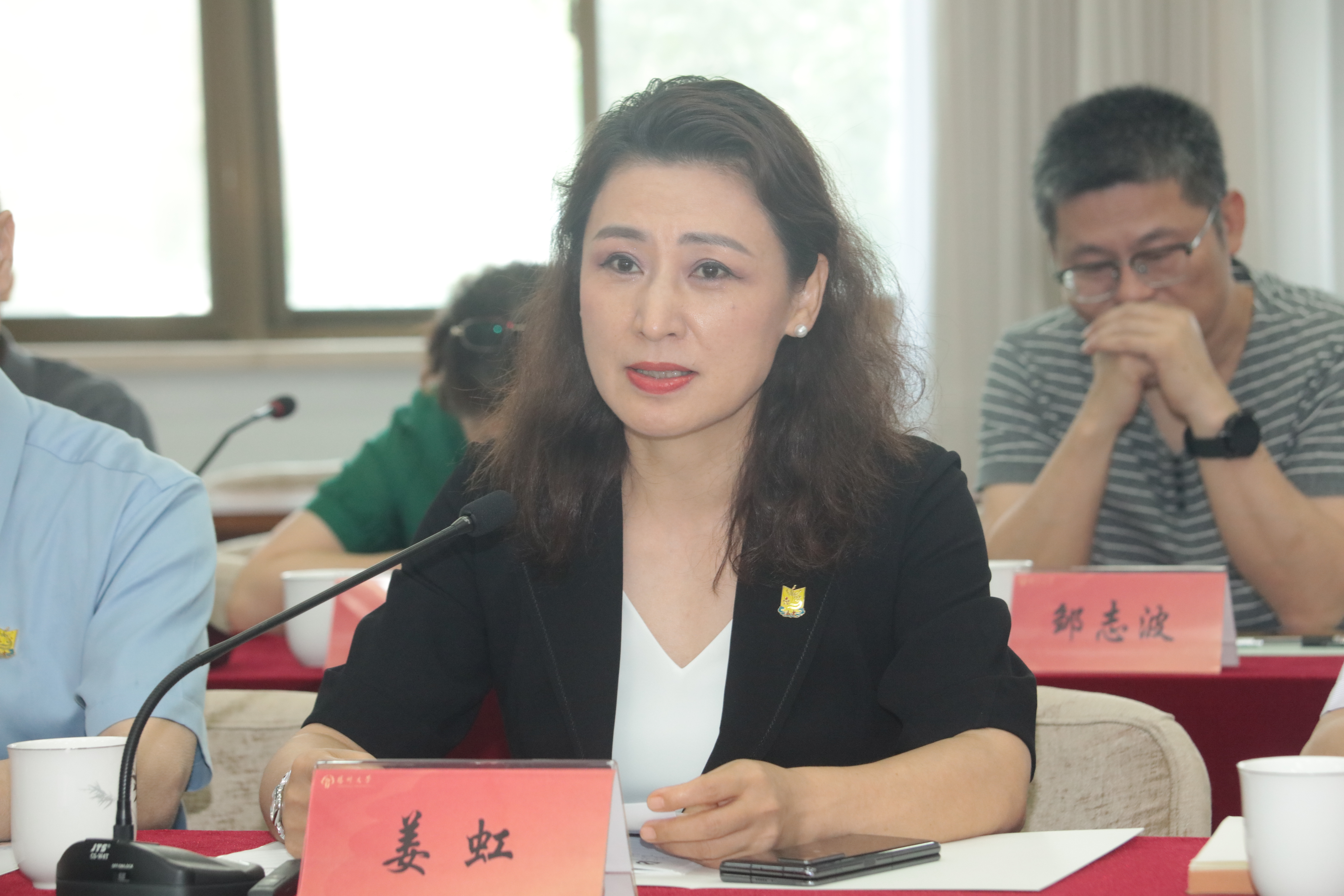 汕头大学党委书记姜虹一行来校调研